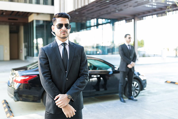 Egyedi különleges megoldásaink: csapatépítő, stresszkezelési, speciális tréningek; Filmes produkciók támogatása (személykísérés, oktatás, kiemelt statiszták közvetítése); Fegyveres szállítmánykísérés; Személyi sofőr, testőr szolgáltatás; Reptéri VIP szolgáltatások